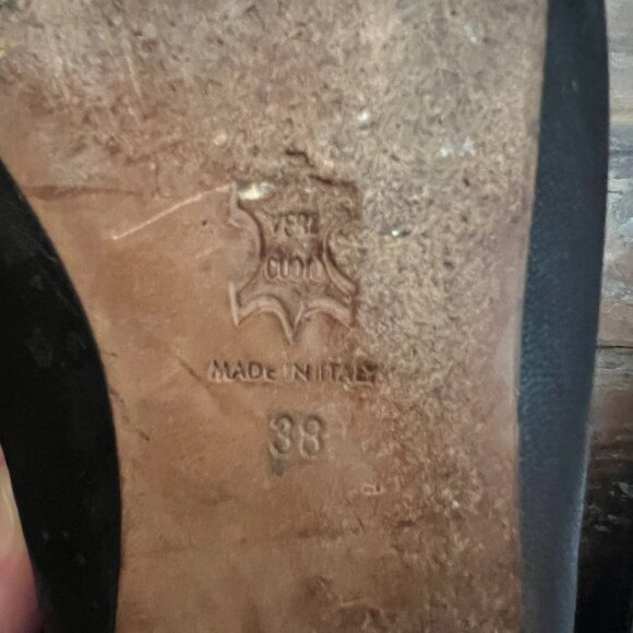 Barneys New York - Patent and Kid Leather Mary Janes, SZ 8 - Picture 9 of 9